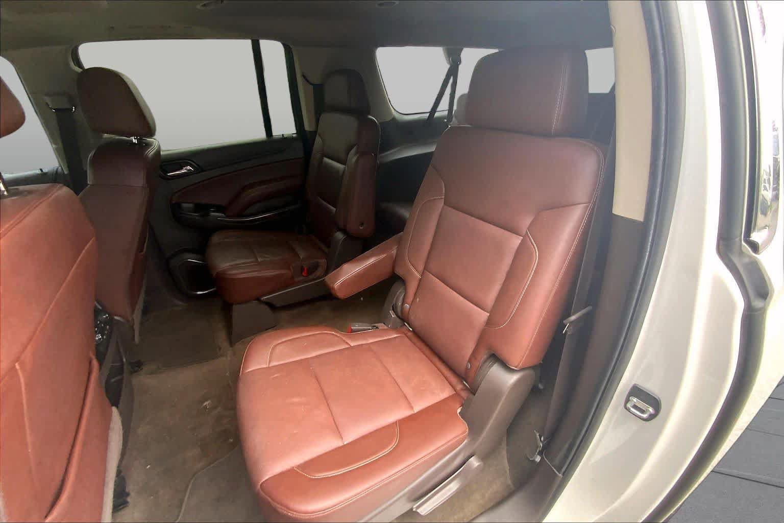Used 2017 Chevrolet Suburban Premier RWD image 21