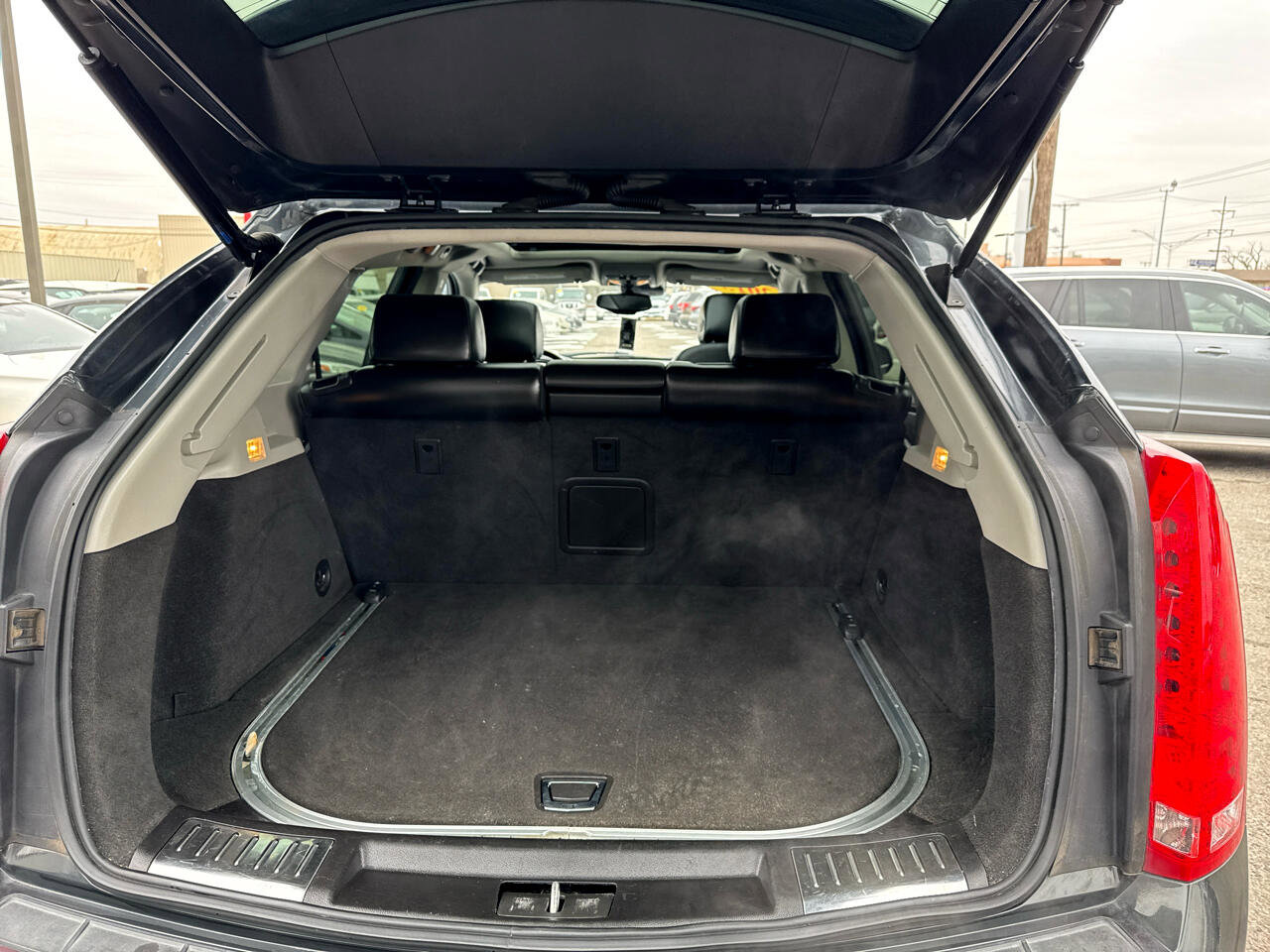 Used 2015 Cadillac SRX Luxury w/ Driver Awareness Package FWD image 8