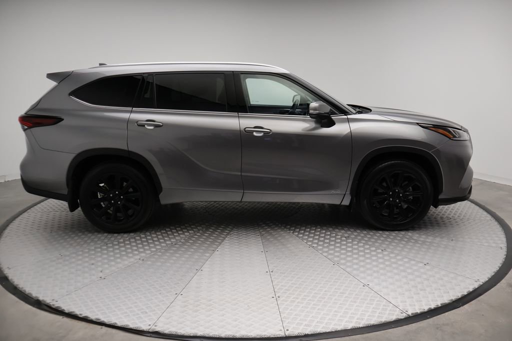 Certified 2025 Toyota Highlander Platinum AWD/4WD image 7