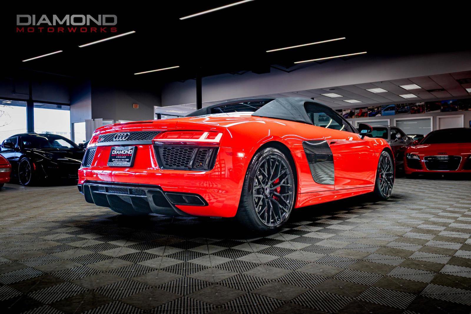 Used 2018 Audi R8 V10 w/ Carbon Exterior Package image 2