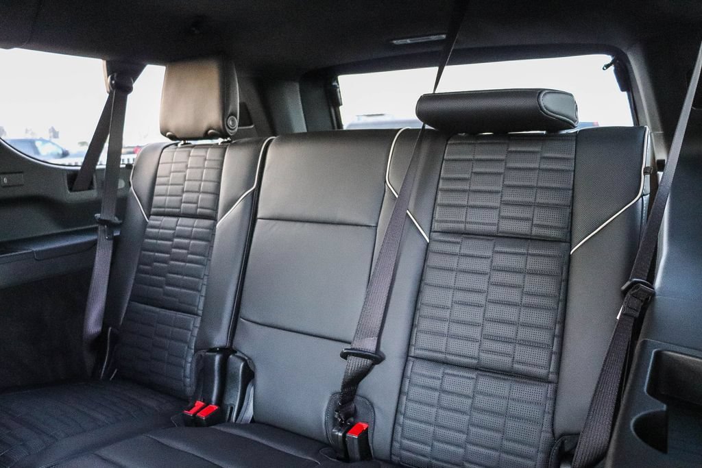 Used 2026 Cadillac Escalade ESV V AWD/4WD image 23