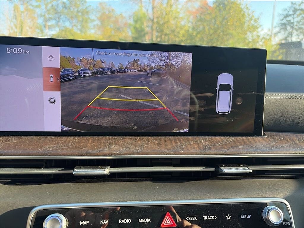 Used 2025 Genesis GV80 2.5T Select image 11