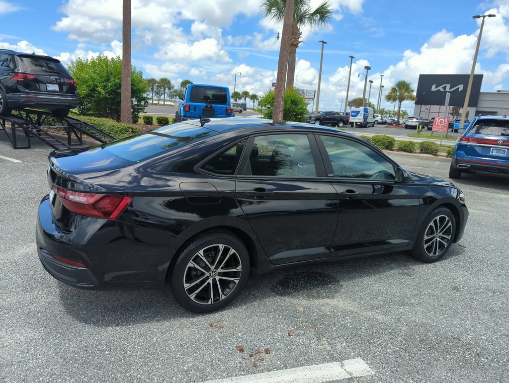 Used 2024 Volkswagen Jetta Sport FWD image 5