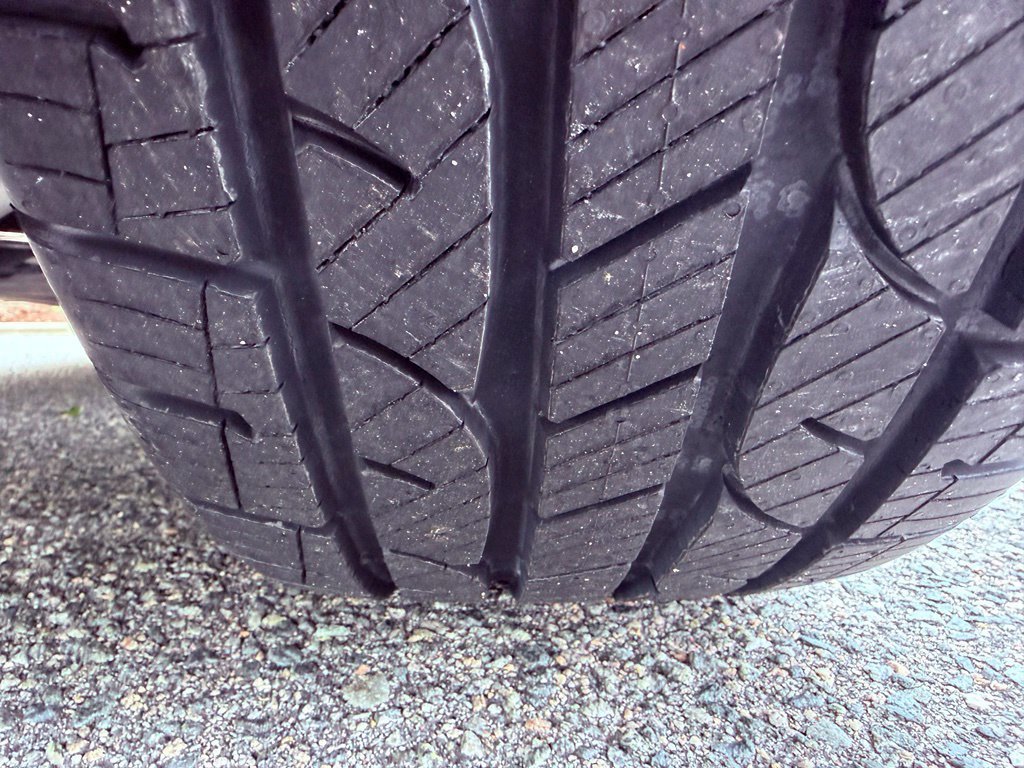 Used 2024 Ford Explorer XLT w/ Equipment Group 202A RWD image 19
