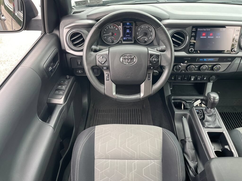 Used 2022 Toyota Tacoma TRD Off-Road w/ Technology Package AWD/4WD image 2