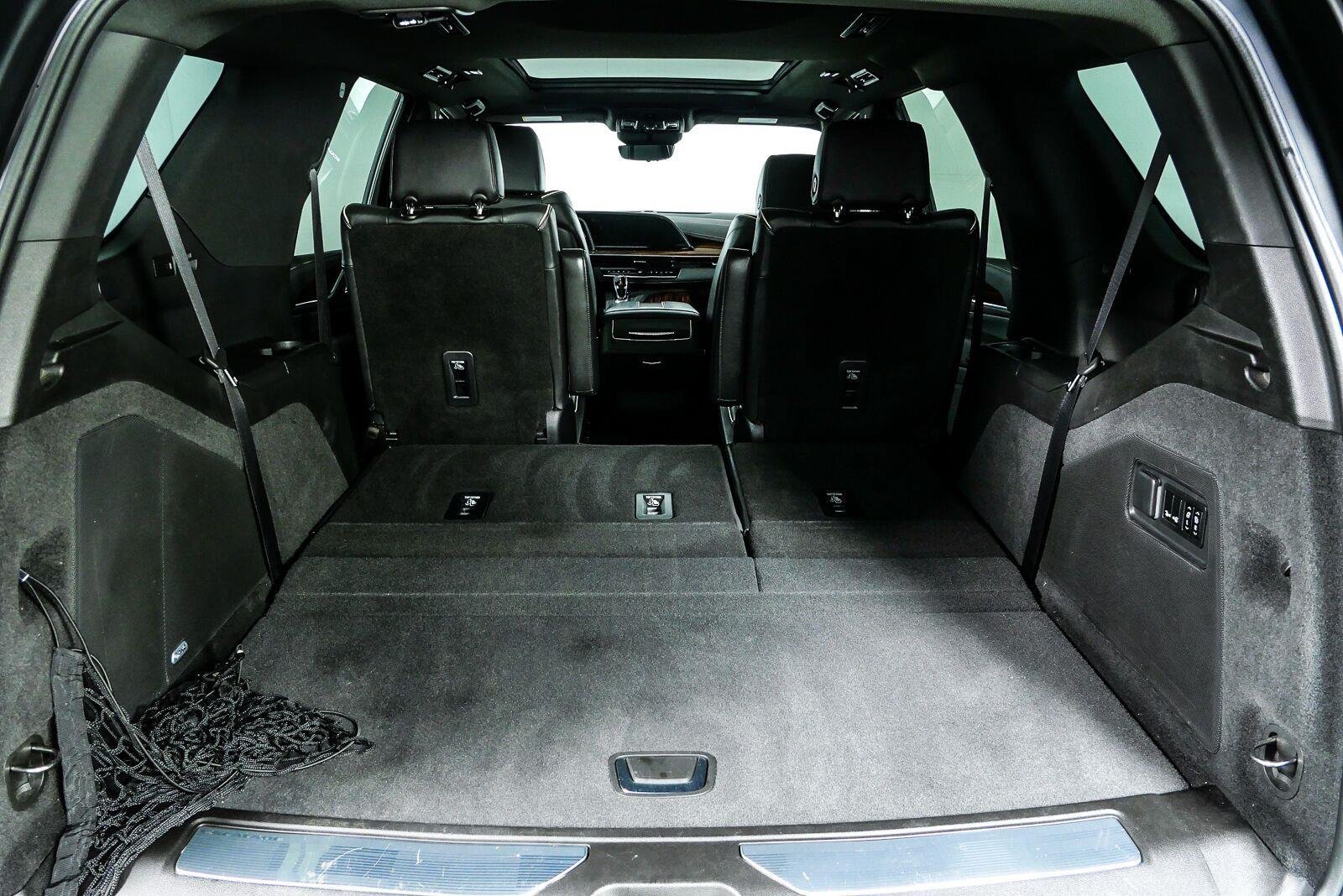 Used 2021 Cadillac Escalade Premium Luxury AWD/4WD image 35