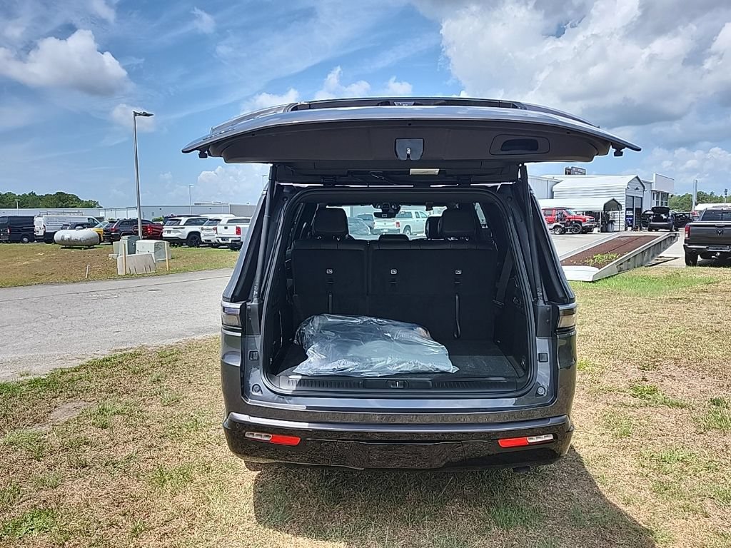 New 2026 Jeep Grand Wagoneer 4WD image 29