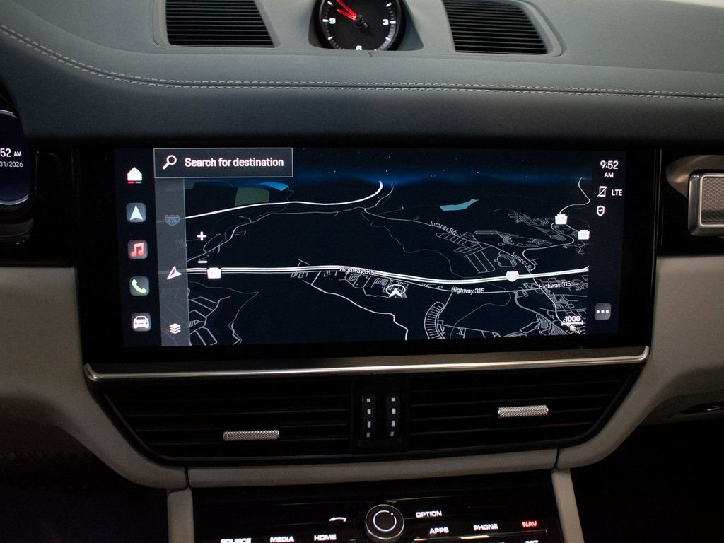 Certified 2023 Porsche Cayenne Platinum Edition image 28