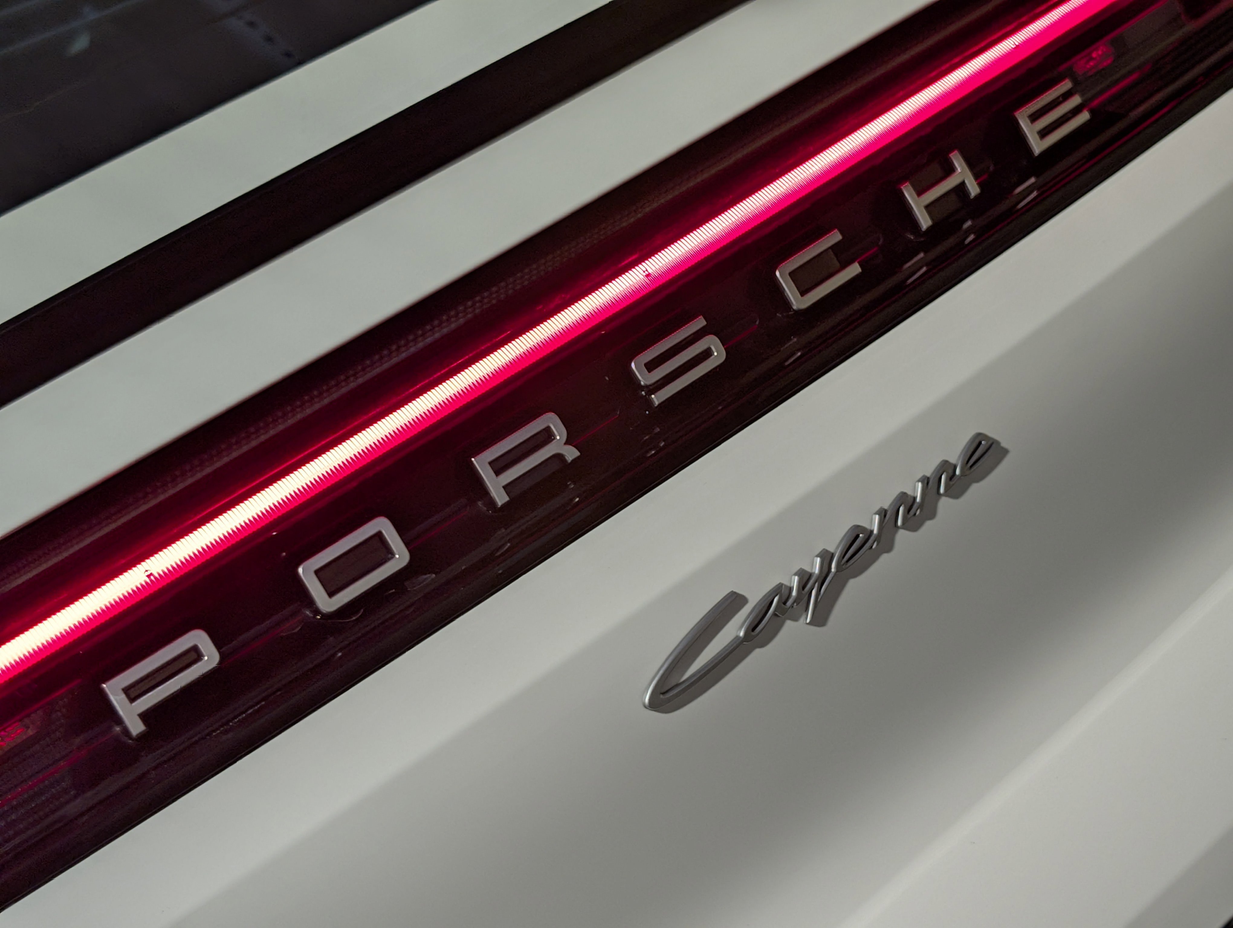 Certified 2025 Porsche Cayenne Coupe image 18
