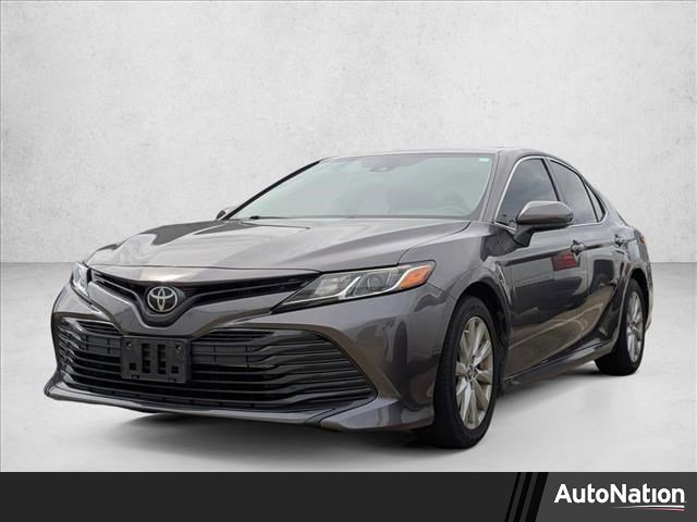 Used 2018 Toyota Camry LE image 1