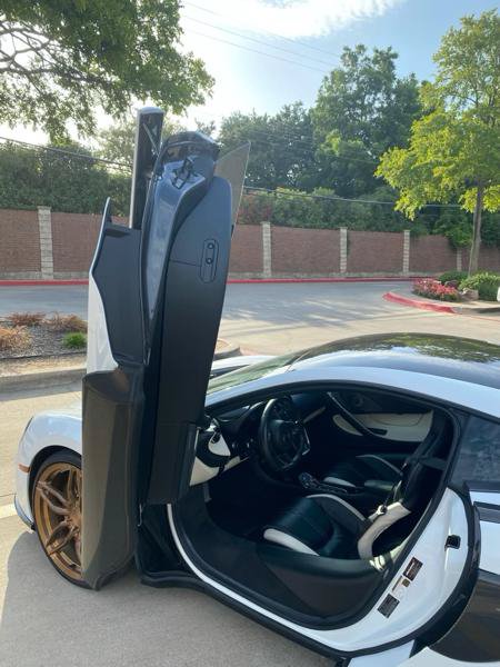 Used 2017 McLaren 570S Coupe RWD image 4