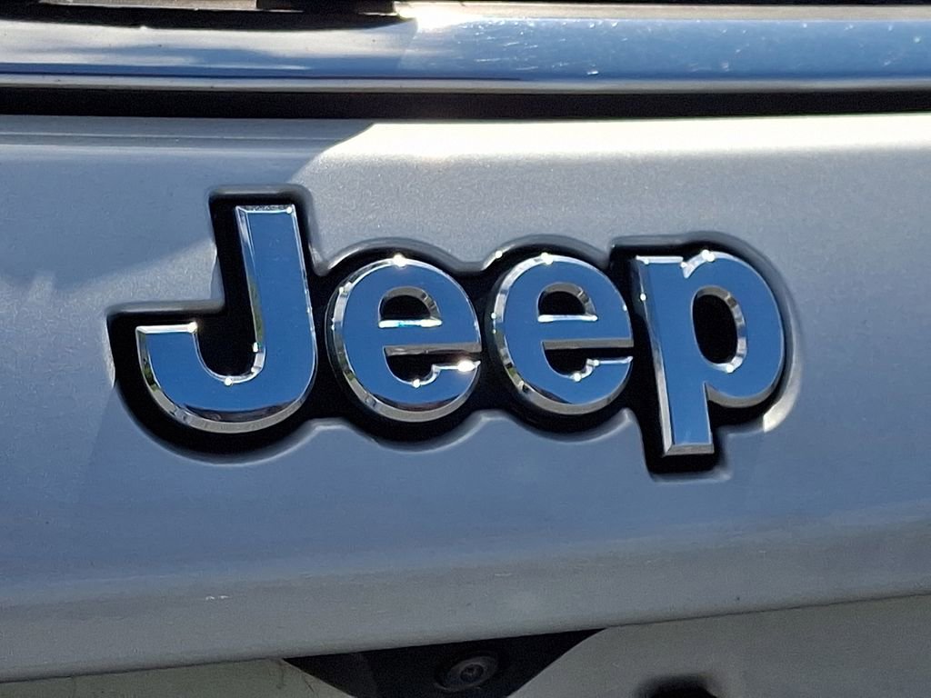 Used 2025 Jeep Compass Limited image 22