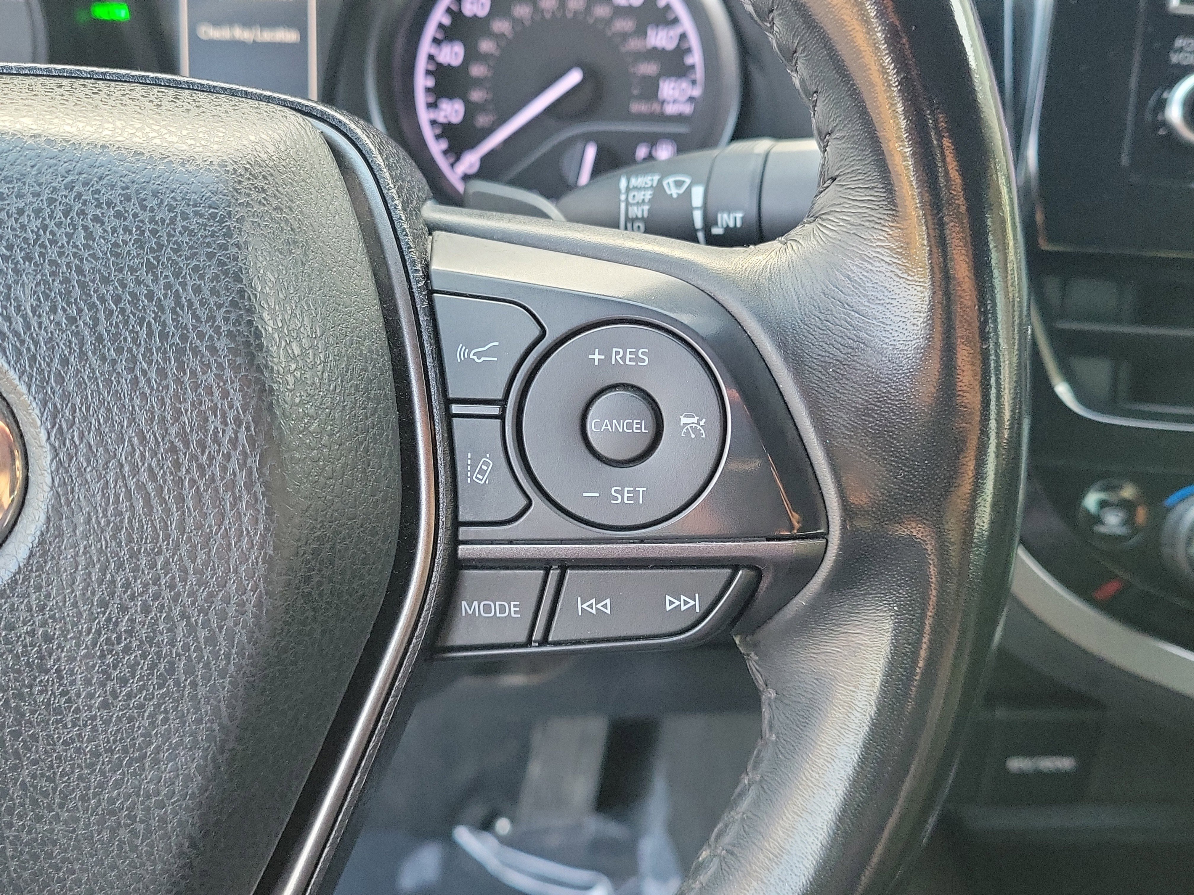 Used 2022 Toyota Camry SE image 28