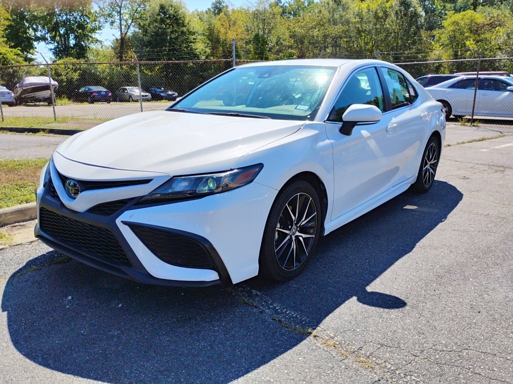 Used 2024 Toyota Camry SE