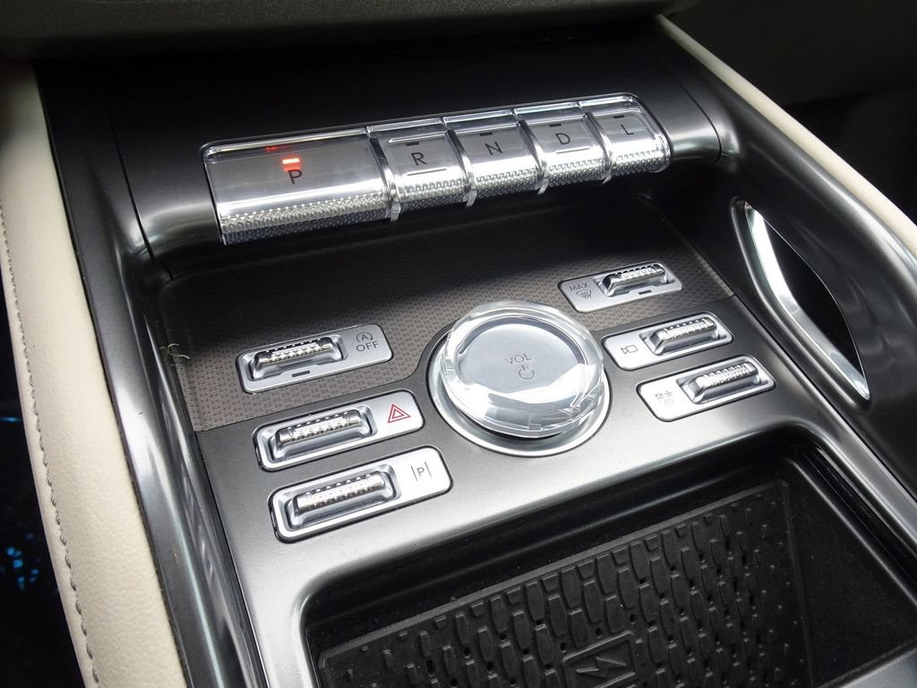 Used 2024 Lincoln Nautilus Premier w/ Equipment Group 102A AWD/4WD image 17