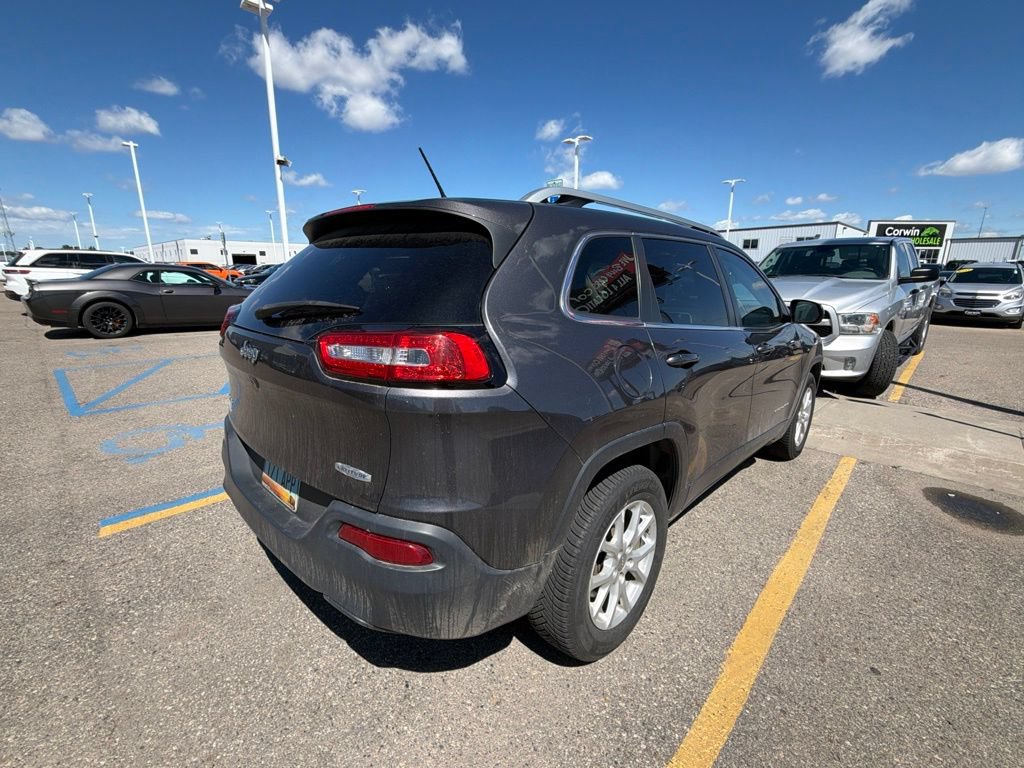 Used 2015 Jeep Cherokee Latitude AWD/4WD image 3