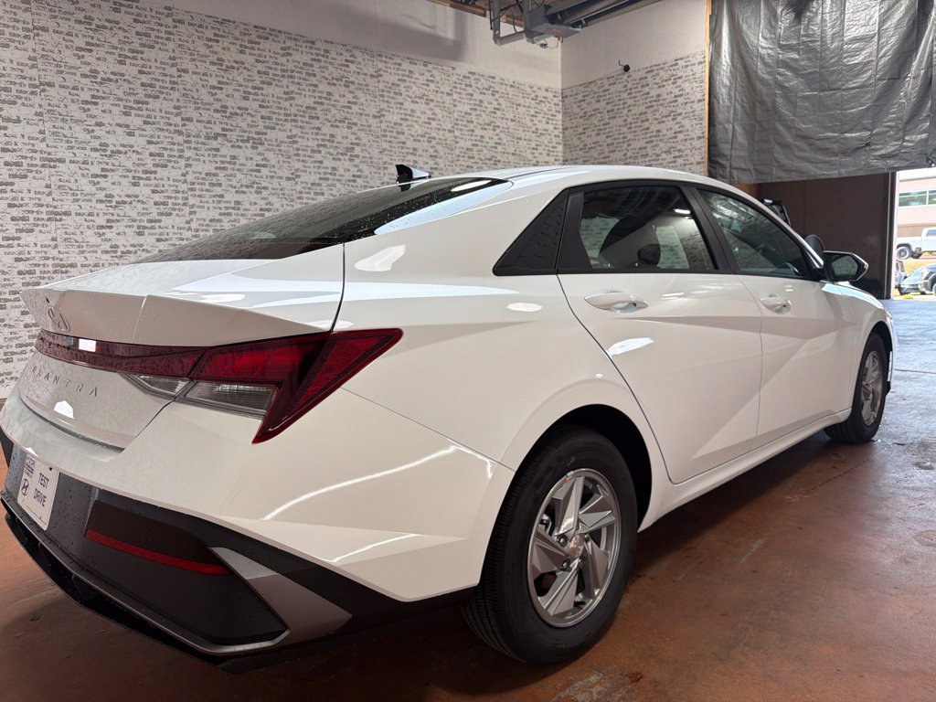 New 2026 Hyundai Elantra SE FWD image 7