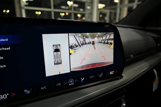 New 2026 Chevrolet Traverse LT w/ Sun and Wheel Package image 17