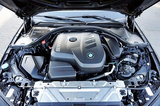 Used 2025 BMW 330i xDrive Sedan w/ Convenience Package image 40