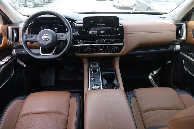 Used 2024 Nissan Pathfinder Platinum AWD/4WD image 24
