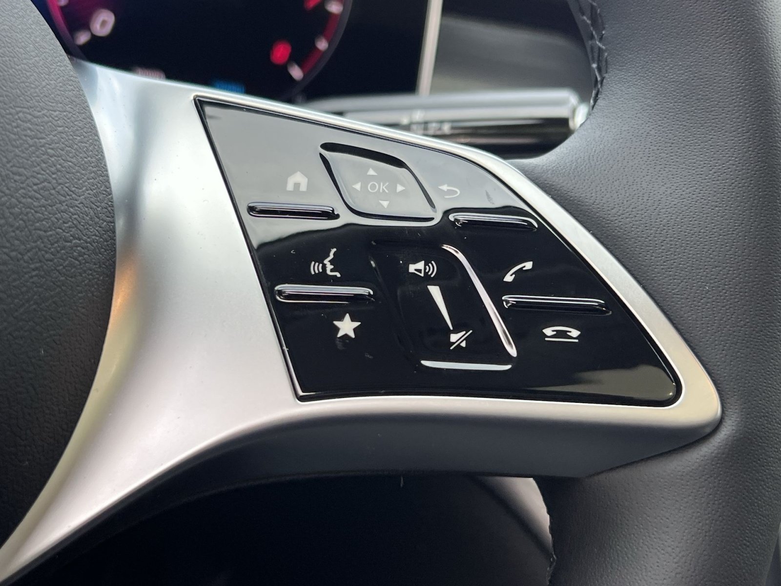New 2026 Mercedes-Benz C 300 4MATIC Sedan image 37