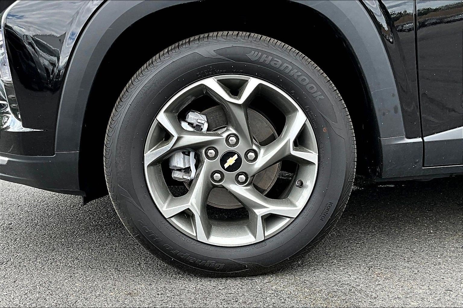Used 2025 Chevrolet Trax LT w/ Driver Confidence Package FWD image 24