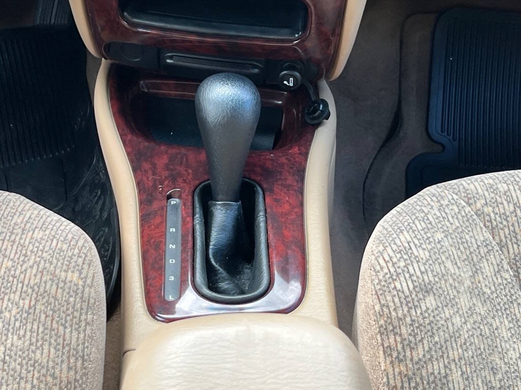 Used 2000 Chrysler Concorde LX FWD image 14