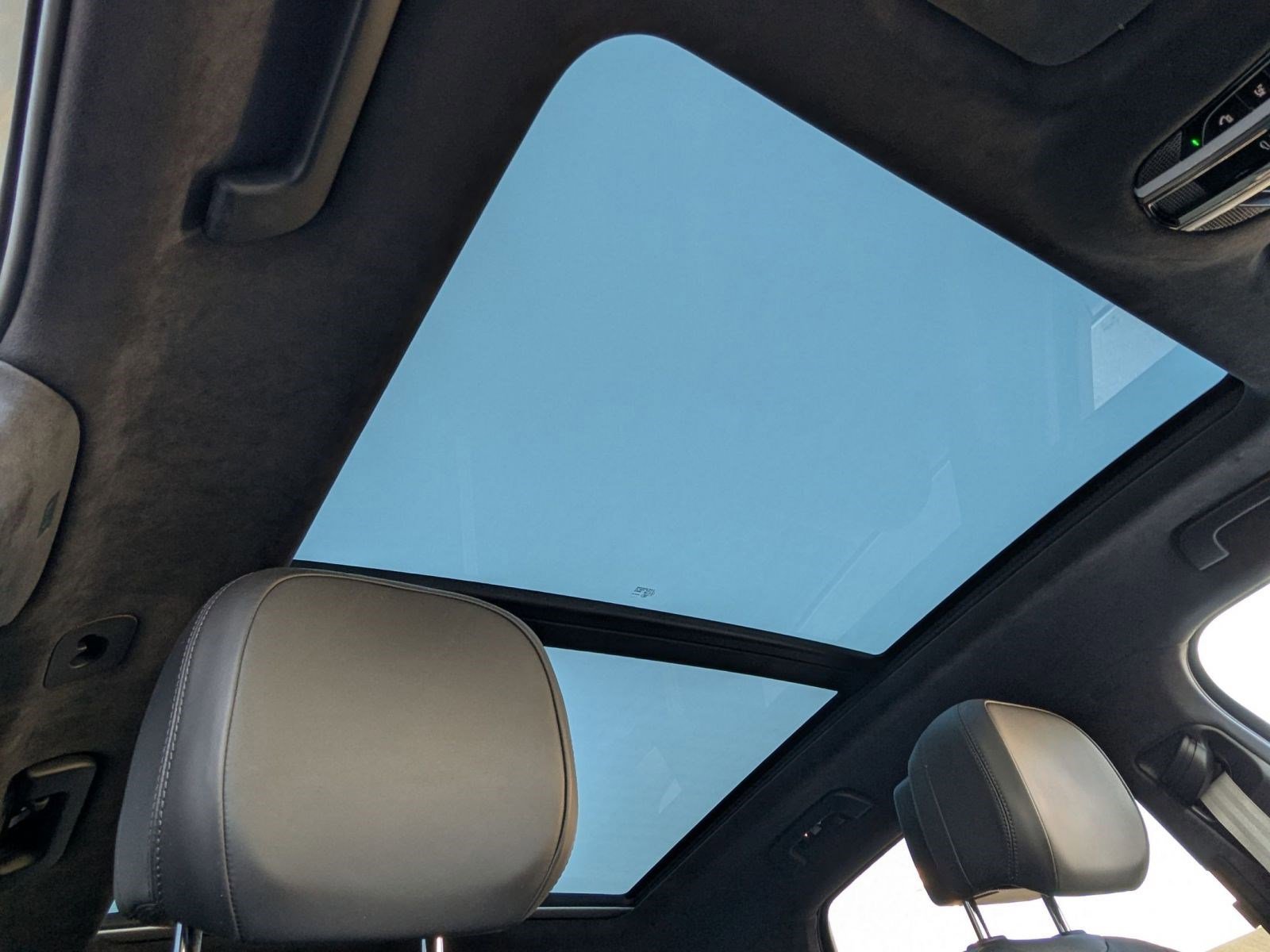 Used 2022 Porsche Cayenne Turbo S image 26