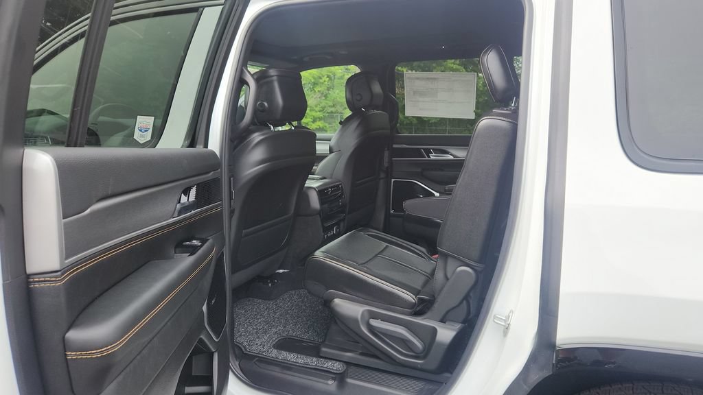 New 2026 Jeep Grand Wagoneer 4WD image 16