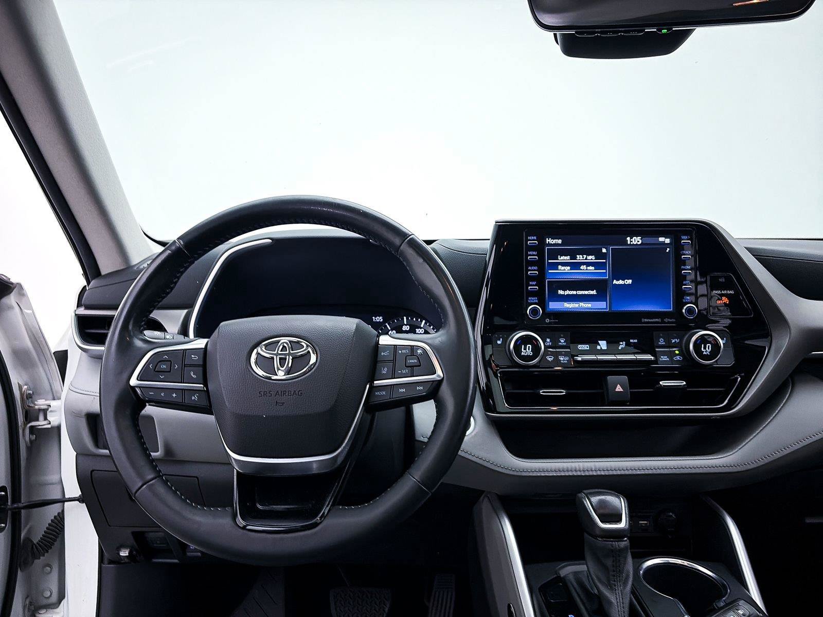 Used 2020 Toyota Highlander XLE AWD/4WD image 5