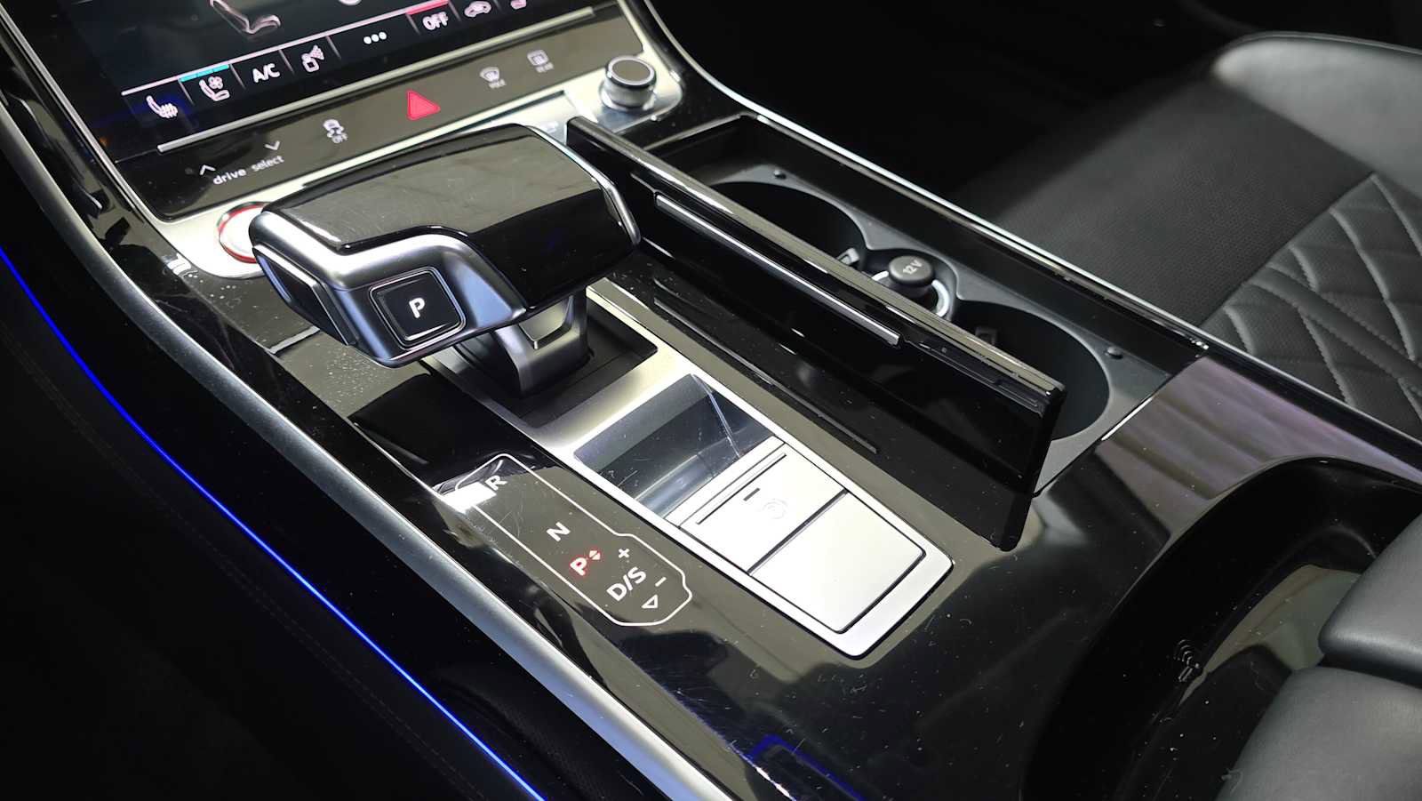 Used 2020 Audi S8 L w/ S8 Executive Package AWD/4WD image 36