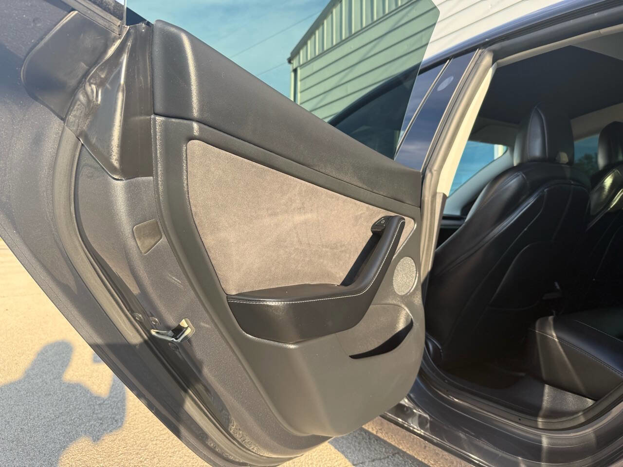 Used 2022 Tesla Model 3 Long Range AWD/4WD image 51