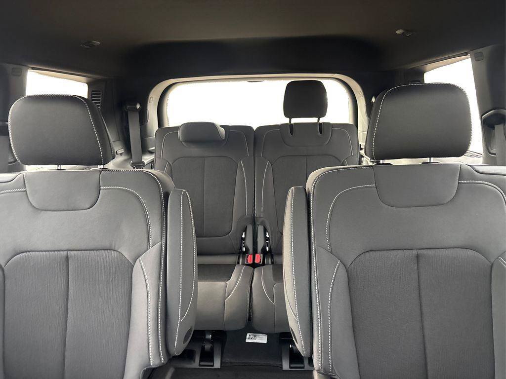 New 2026 Jeep Grand Cherokee L 4WD image 17