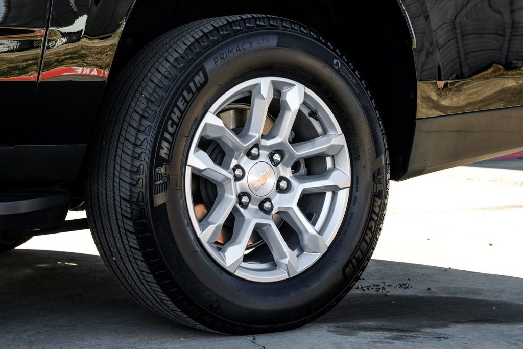 Used 2025 Chevrolet Suburban LS image 57