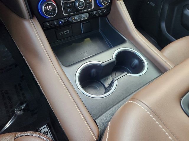 Used 2023 Chevrolet Suburban High Country image 23