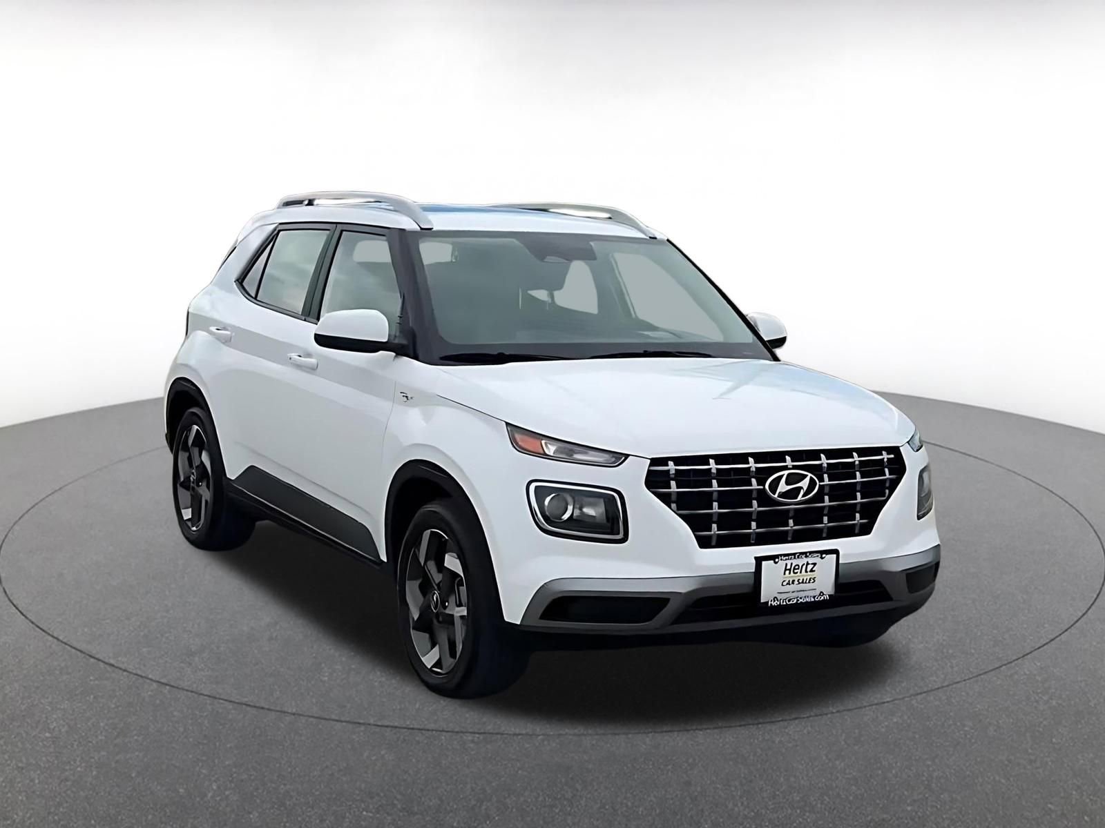 Used 2025 Hyundai Venue SEL image 3