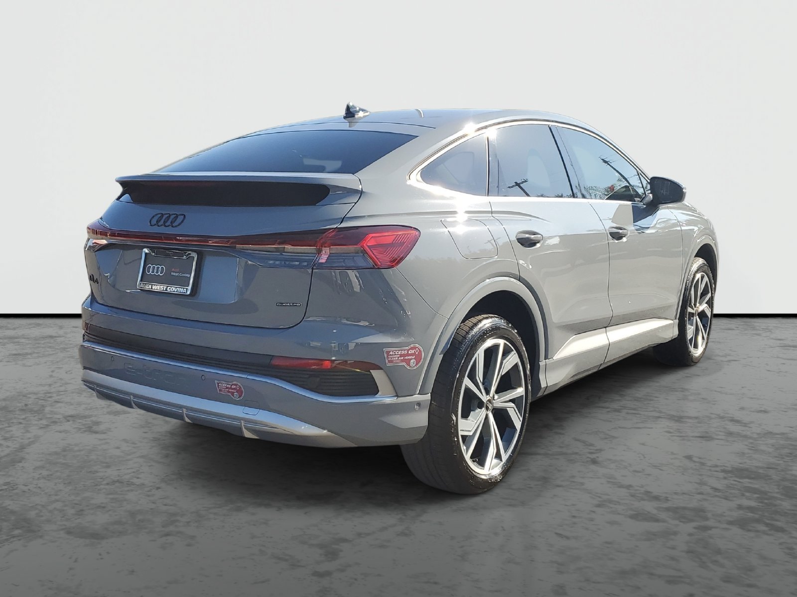 Used 2023 Audi Q4 e-tron Premium Plus AWD/4WD image 4