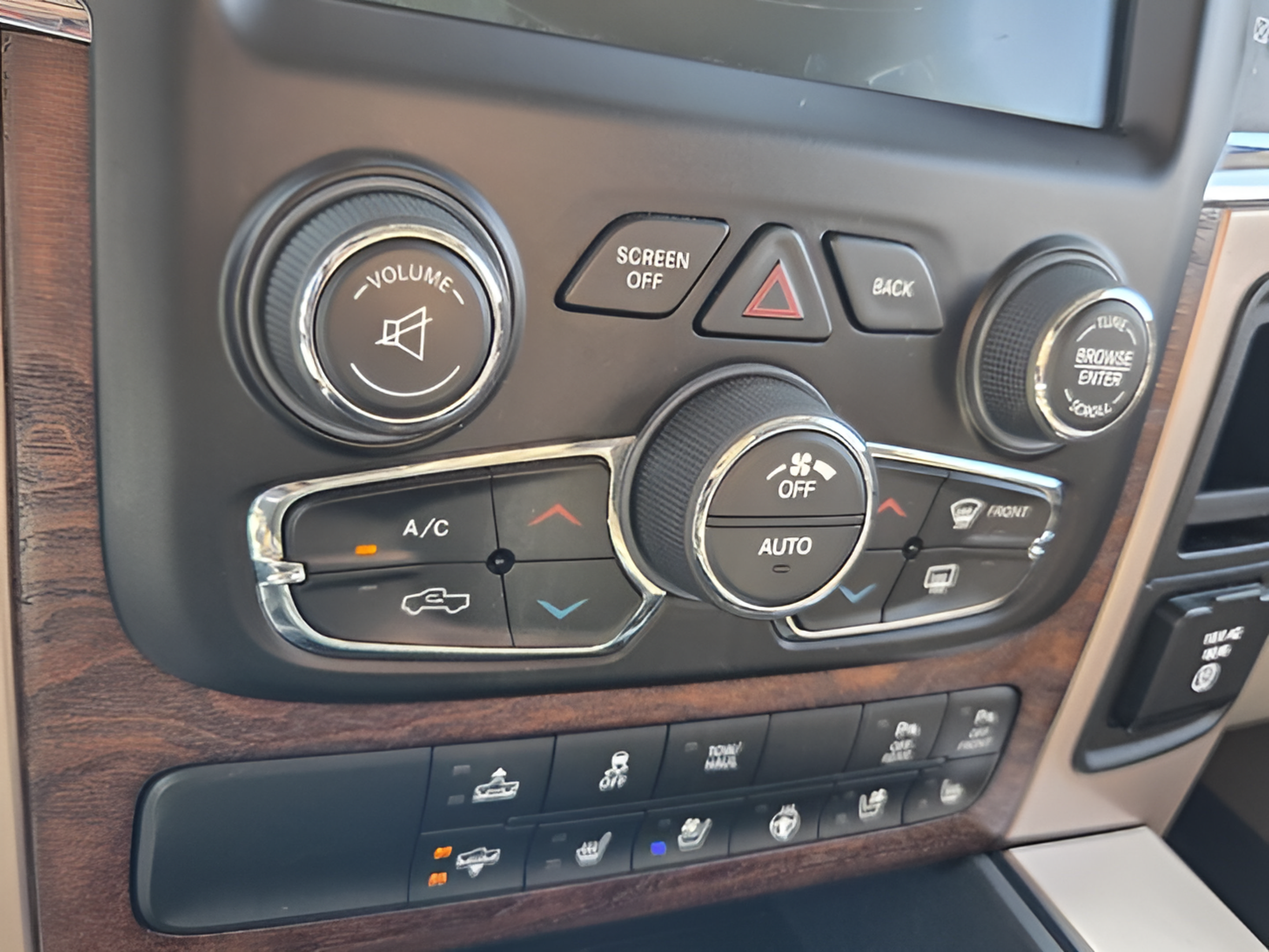 Used 2016 RAM 1500 Laramie Longhorn w/ Convenience Group AWD/4WD image 21