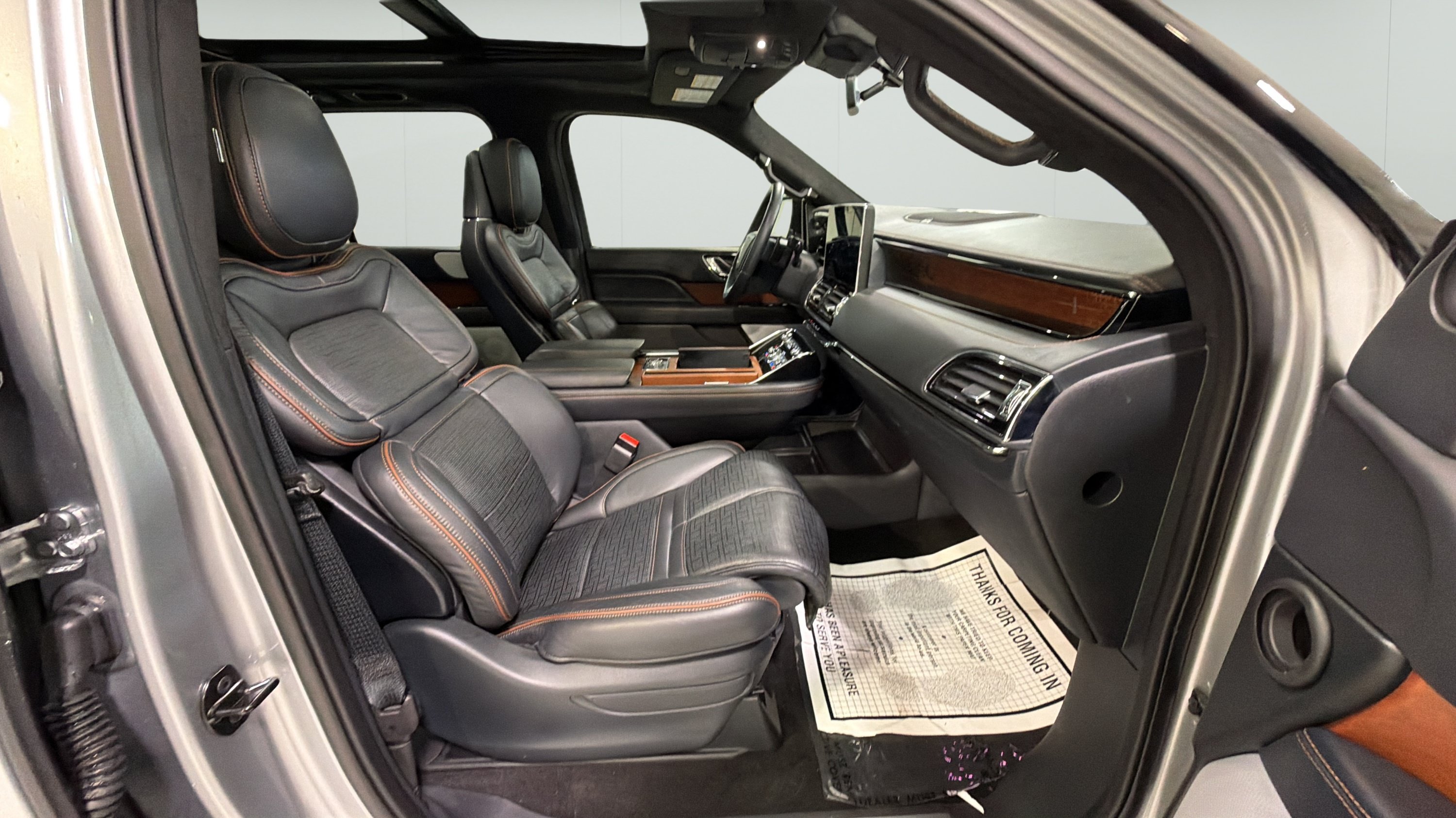 Used 2024 Lincoln Navigator Black Label AWD/4WD image 24