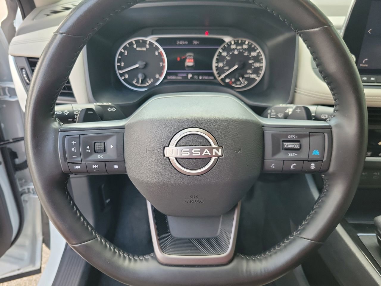 Used 2025 Nissan Rogue SV FWD image 18