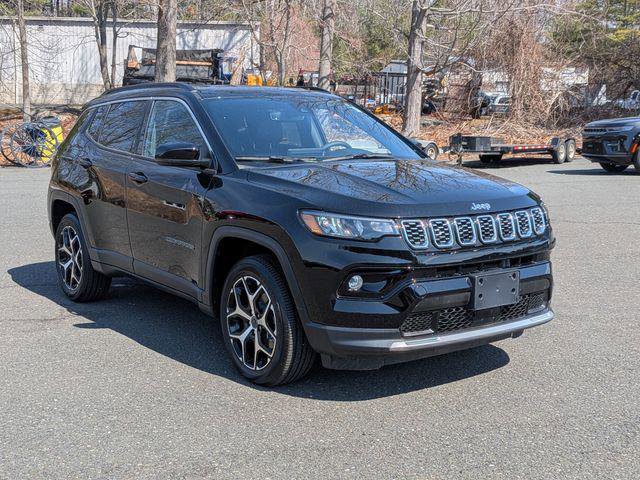 Certified 2025 Jeep Compass Limited image 3