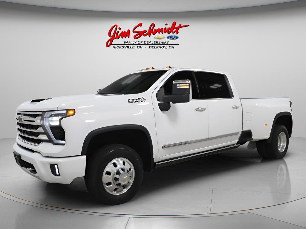 Used 2025 Chevrolet Silverado 3500 High Country w/ High Country Premium Package AWD/4WD image 2