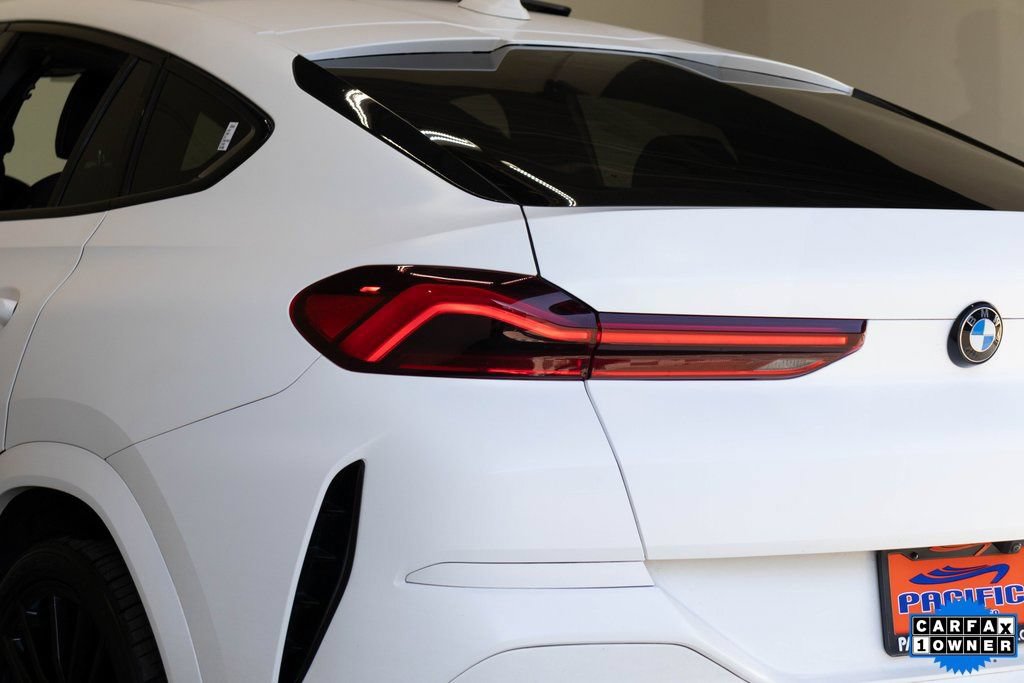 Used 2022 BMW X6 M50i AWD/4WD image 13