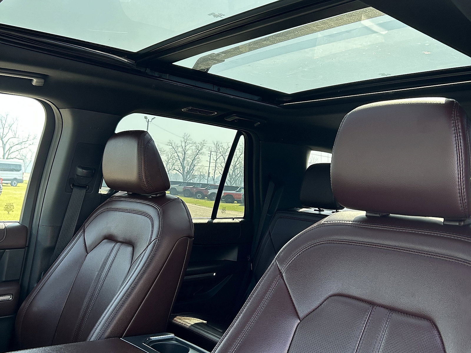 Used 2024 Ford Expedition Limited image 9