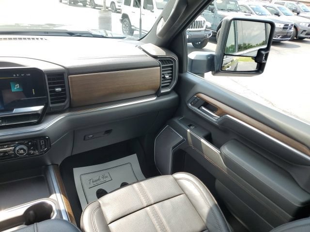 Used 2024 Chevrolet Silverado 3500 High Country w/ High Country Premium Package AWD/4WD image 16