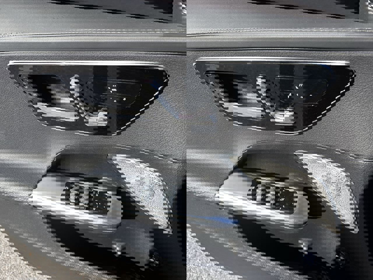 Used 2023 Mercedes-Benz C 300 C 300 image 17