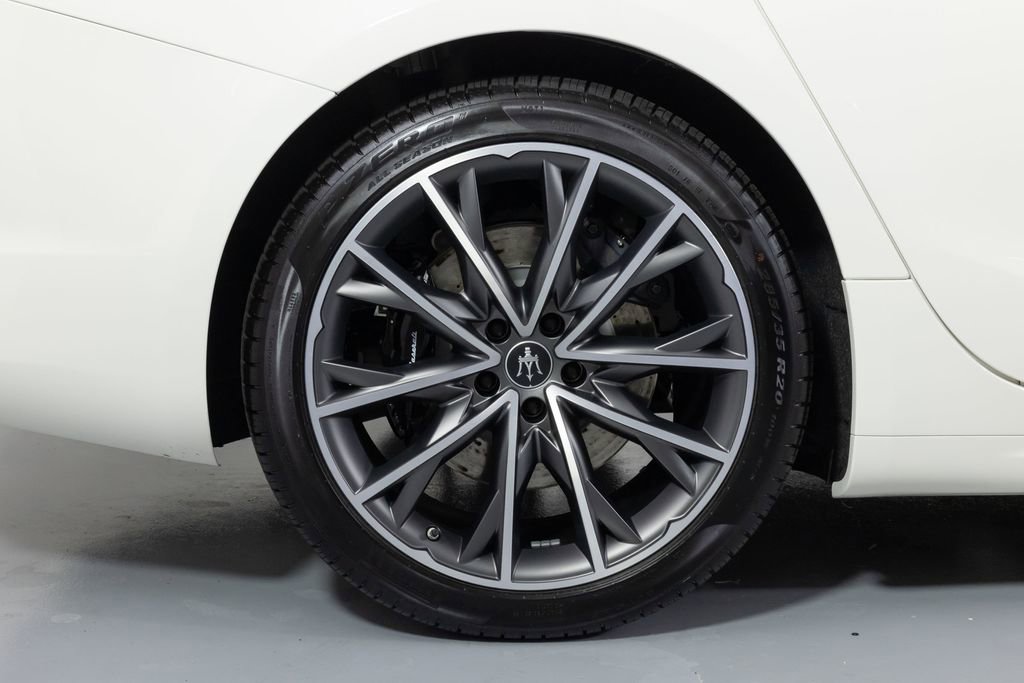 Used 2023 Maserati Ghibli Modena image 17