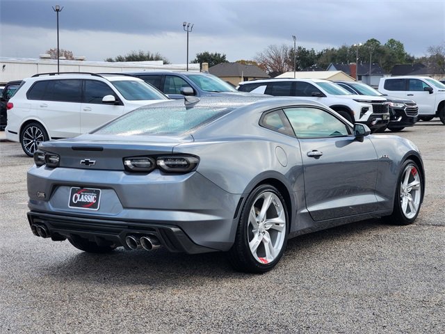 Used 2021 Chevrolet Camaro LT w/ Technology Package image 7