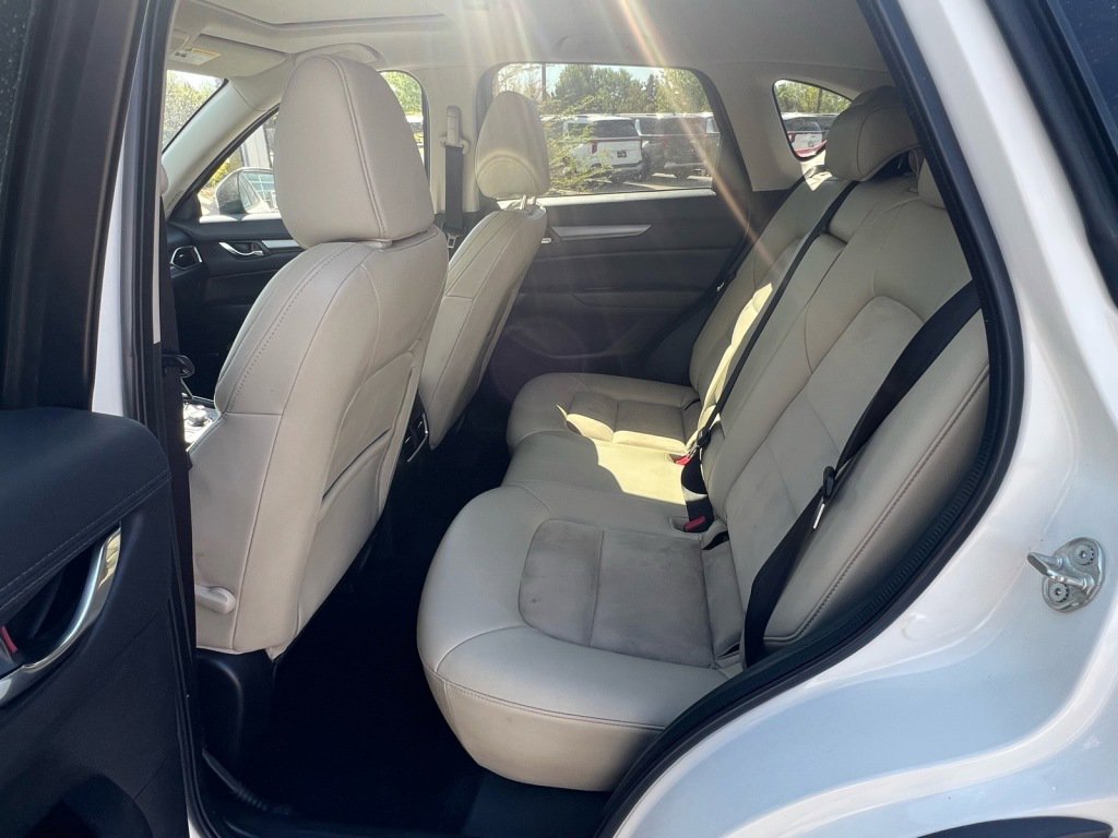 Used 2018 MAZDA CX-5 Touring w/ Preferred Equipment Package FWD image 5