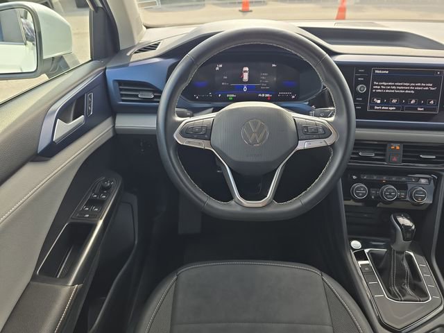 Used 2024 Volkswagen Taos SE image 15